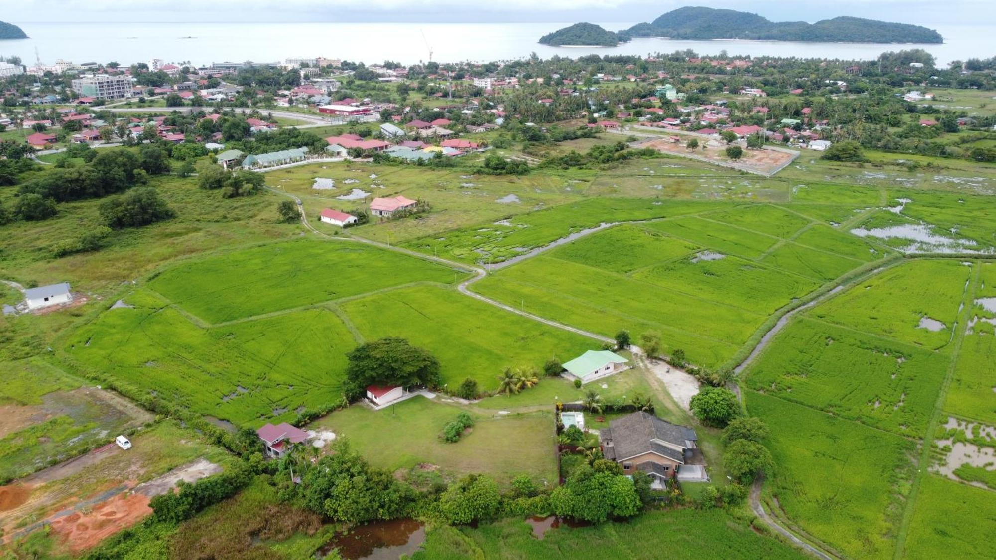 Tempoyak villa homestay Pantai Cenang  Luaran gambar