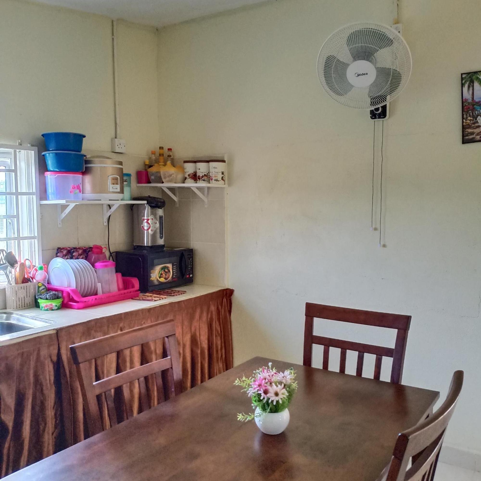 Tempoyak villa homestay Pantai Cenang  Bilik gambar