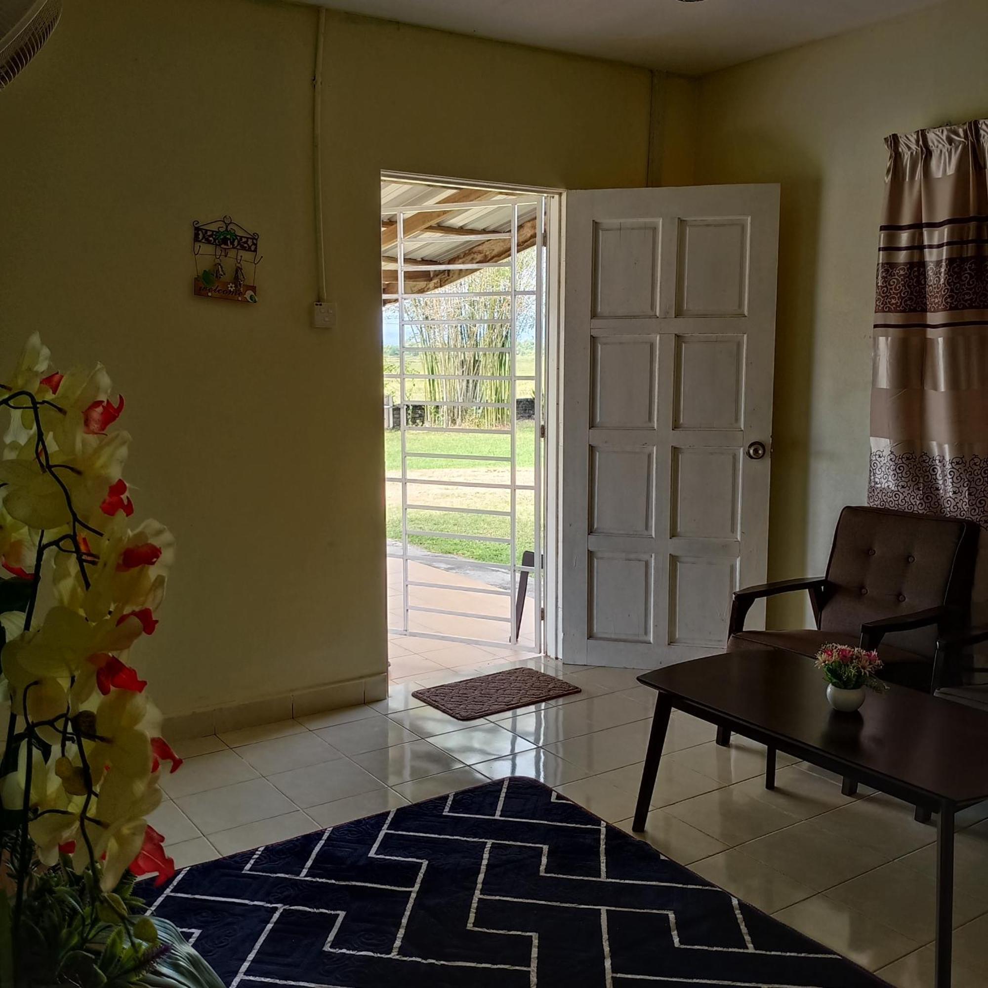Tempoyak villa homestay Pantai Cenang  Bilik gambar