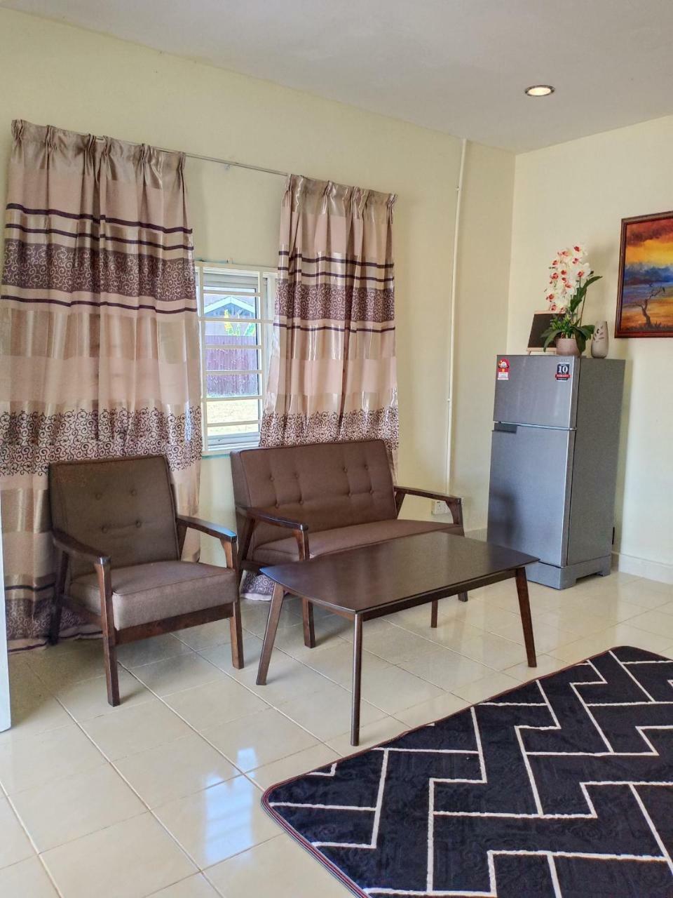 Tempoyak villa homestay Pantai Cenang  Bilik gambar
